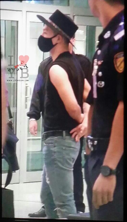 Taeyang Arrival Malaysia 2015-02-06 -3.jpg