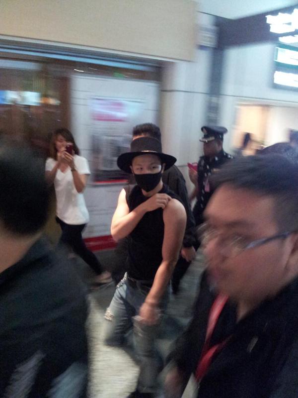 Taeyang Arrival Malaysia 2015-02-06 -6 by kuehkoci.jpg