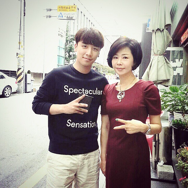 Godbellas IG with Seungri upload 2015-04-29