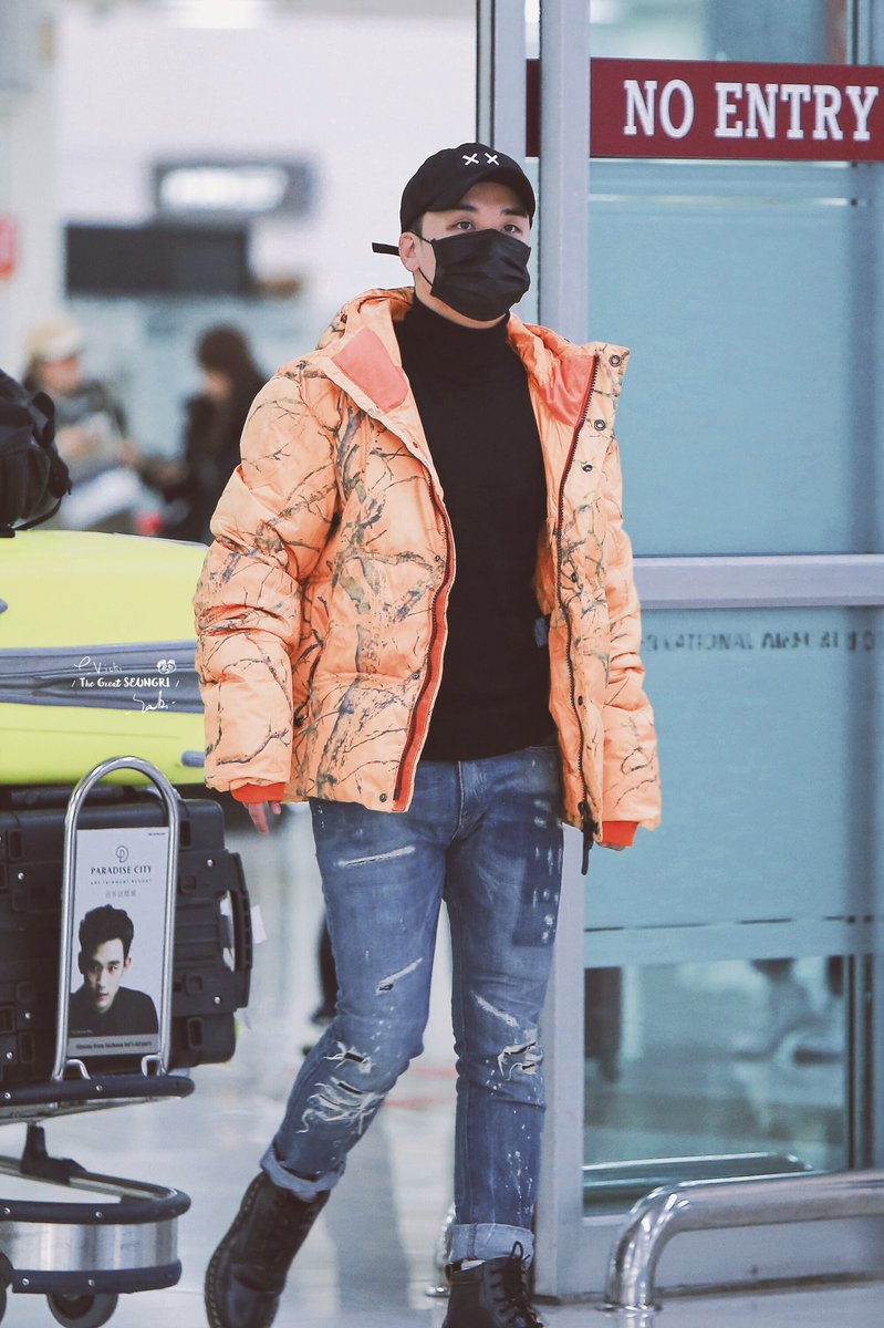 photos-seungri-arrival-gimpo-airport-from-japan-2018-12-18