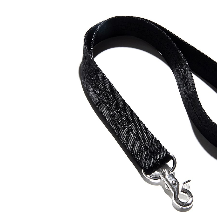 PMO®➖OVERSIZED MESSENGER BAG (BLACK)
PMO®➖LANYARD (BLACK)