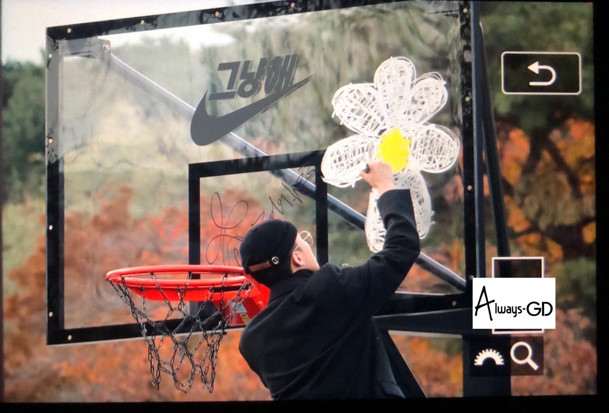 photos-videos-2019-11-23-g-dragon-at-peaceminusone-x-nike-air-force-1-para-noise-event-at-seoul-peace-plaza