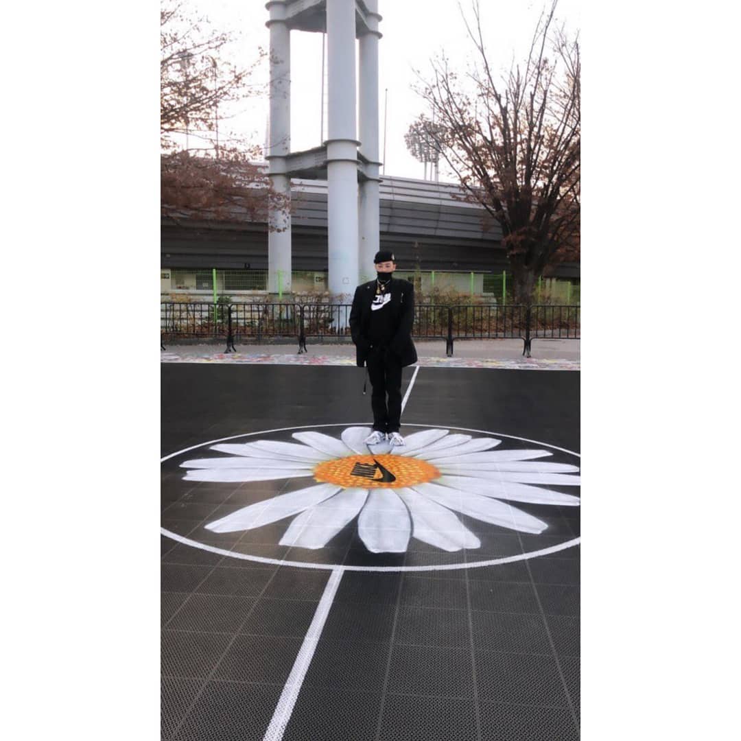 photos-videos-2019-11-23-g-dragon-at-peaceminusone-x-nike-air-force-1-para-noise-event-at-seoul-peace-plaza