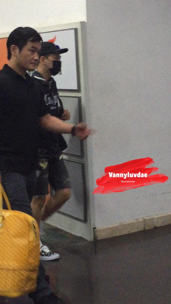 BIGBANG_Arrival_Jakarta_from_Manila_2015-08-01_1.jpg