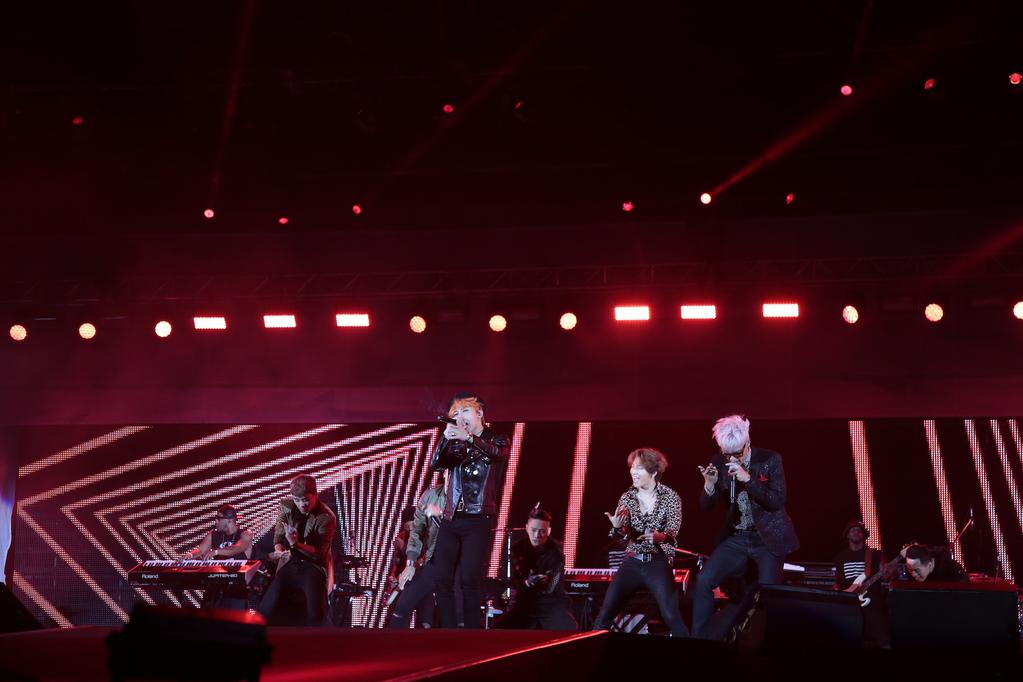 Big_Bang_-_A-Nation_2015_-_22aug2015_-_YGEXStaff_-_01.jpg