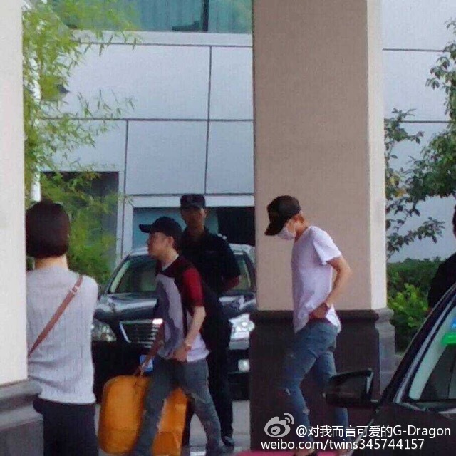 Big_Bang_-_Changsha_Airport_-_30aug2015_-_twins345744157_-_01.jpg