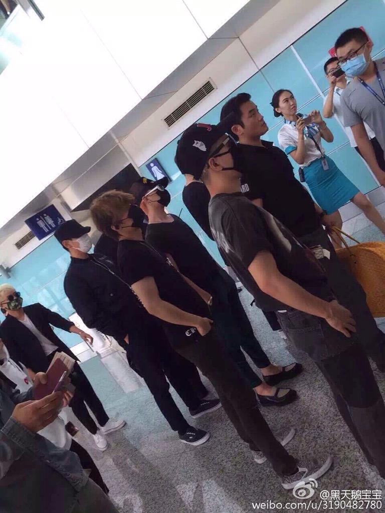 Big_Bang_-_Dalian_Airport_-_26jun2015_-_3190482780_-_01.jpg