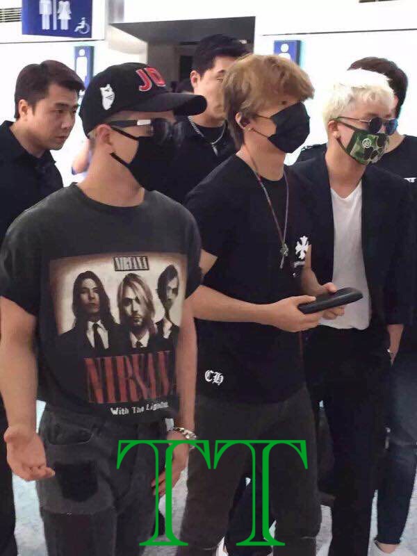 Big_Bang_-_Dalian_Airport_-_26jun2015_-_TT_-_03.jpg
