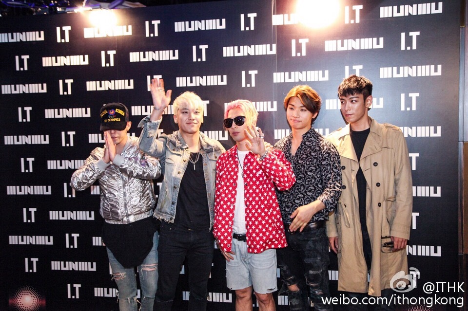 Big_Bang_-_MUNMU_X_I.T_Party_-_12jun2105_-_ithongkong_-_02.jpg