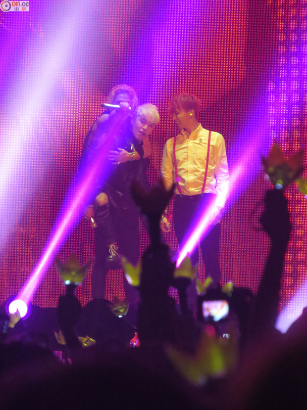 Big_Bang_-_Made_Tour_2015_-_Hong_Kong_-_12jun2015_-_on.cc_-_09.jpg