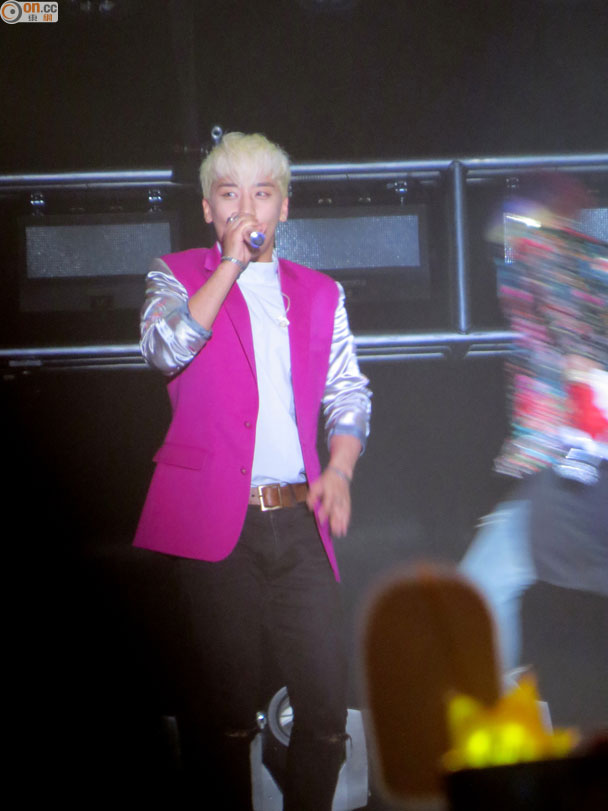 Big_Bang_-_Made_Tour_2015_-_Hong_Kong_-_12jun2015_-_on.cc_-_13.jpg