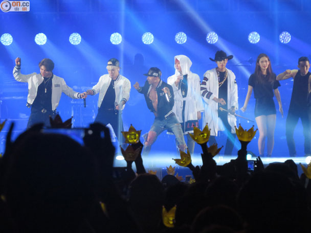 Big_Bang_-_Made_Tour_2015_-_Hong_Kong_-_12jun2015_-_on.cc_-_22.jpg