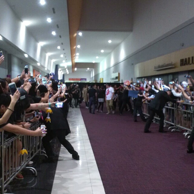 Big_Bang_-_Made_Tour_2015_-_Hong_Kong_-_Send-Off_-_12jun2015_-_elfasia_-_01.jpg