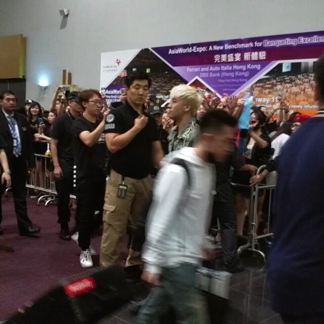 Big_Bang_-_Made_Tour_2015_-_Hong_Kong_-_Send-Off_-_12jun2015_-_elfasia_-_03.jpg