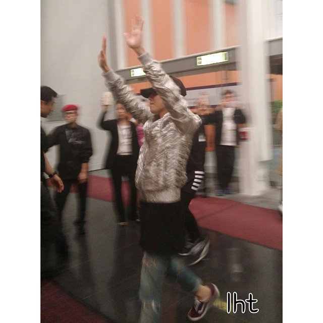 Big_Bang_-_Made_Tour_2015_-_Hong_Kong_-_Send-Off_-_12jun2015_-_hoitungl___1214_-_03.jpg