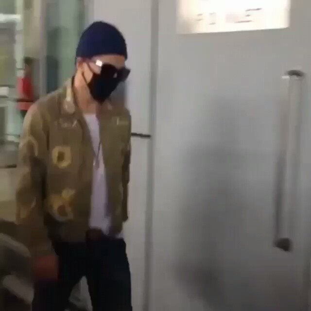 Big_Bang_-_Made_Tour_2015_-_Hong_Kong_-_Send-Off_-_12jun2015_-_yiannibb_-_01.jpg