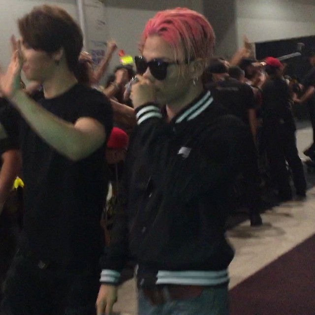 Big_Bang_-_Made_Tour_2015_-_Hong_Kong_-_Send-Off_-_13jun2015_-_mingjk_-_02.jpg