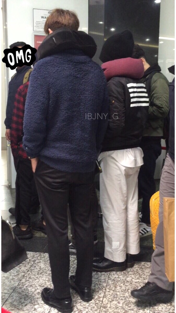 Big_Bang_-_Melbourne_Airport_-_22oct2015_-_jenny35_-_01.jpg