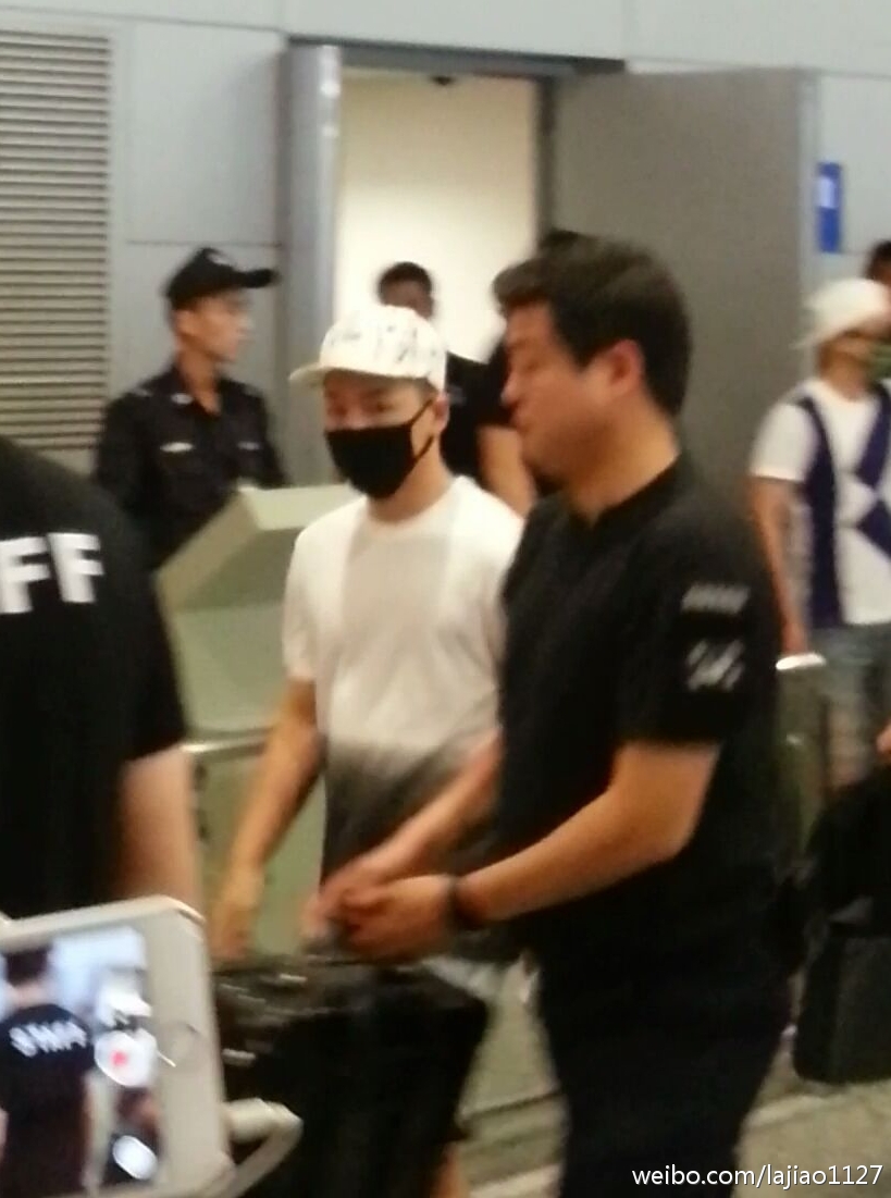 Big_Bang_-_Shanghai_Airport_-_19jun2015_-_lajiao1127_-_01.jpg