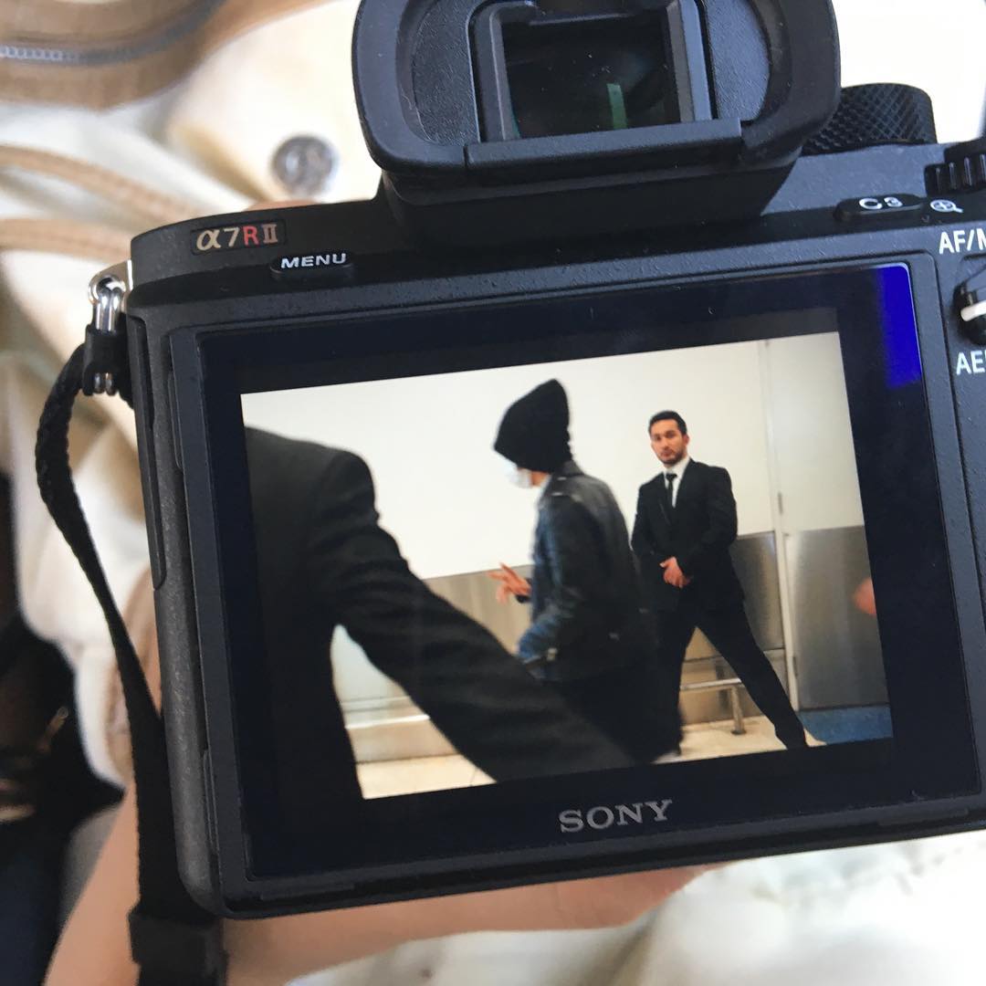 Big_Bang_-_Sydney_Airport_-_16oct2015_-_bangtan_1013_-_01.jpg