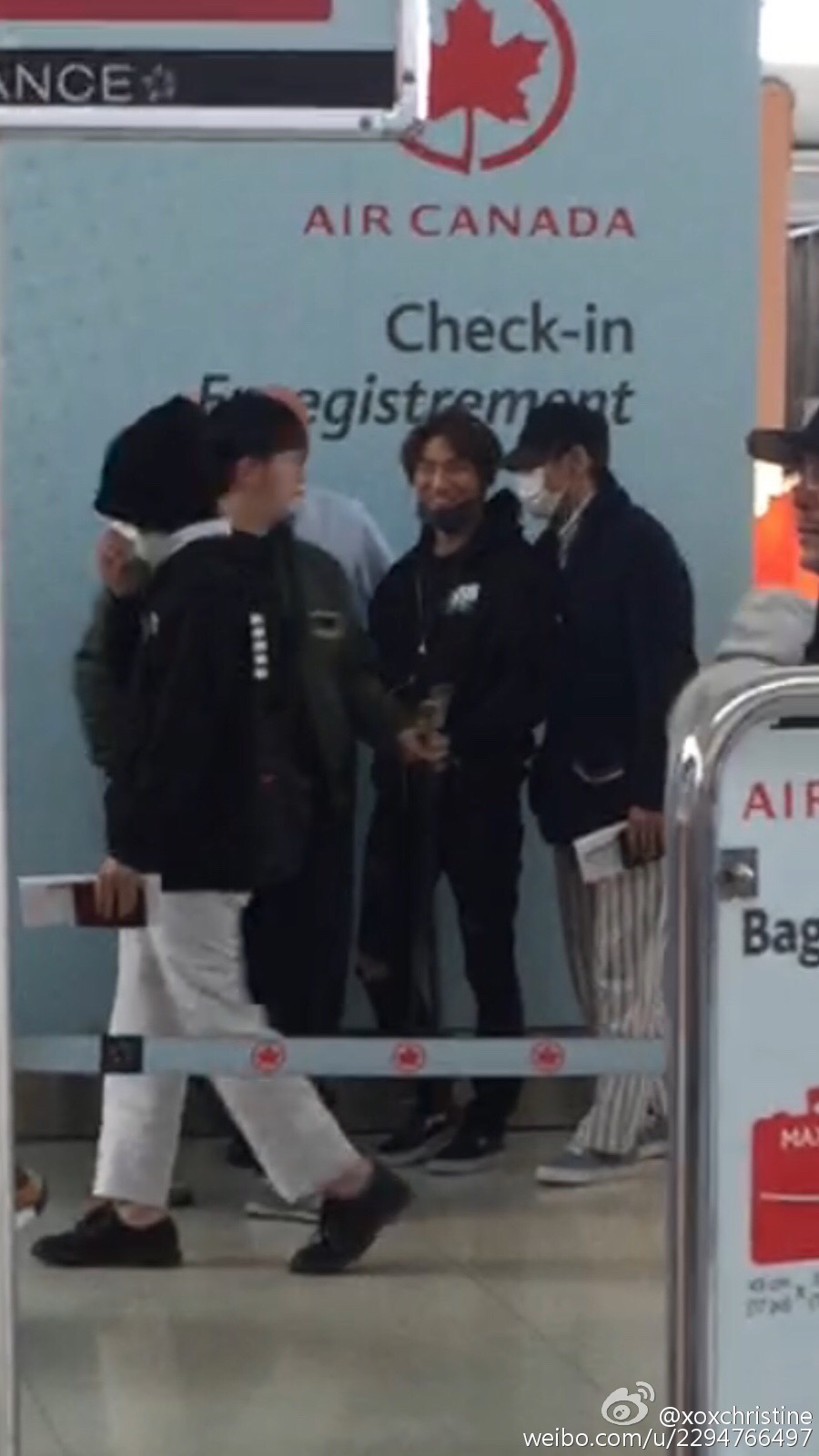 Big_Bang_-_Toronto_Airport_-_14oct2015_-_xoxchristine_-_02.jpg