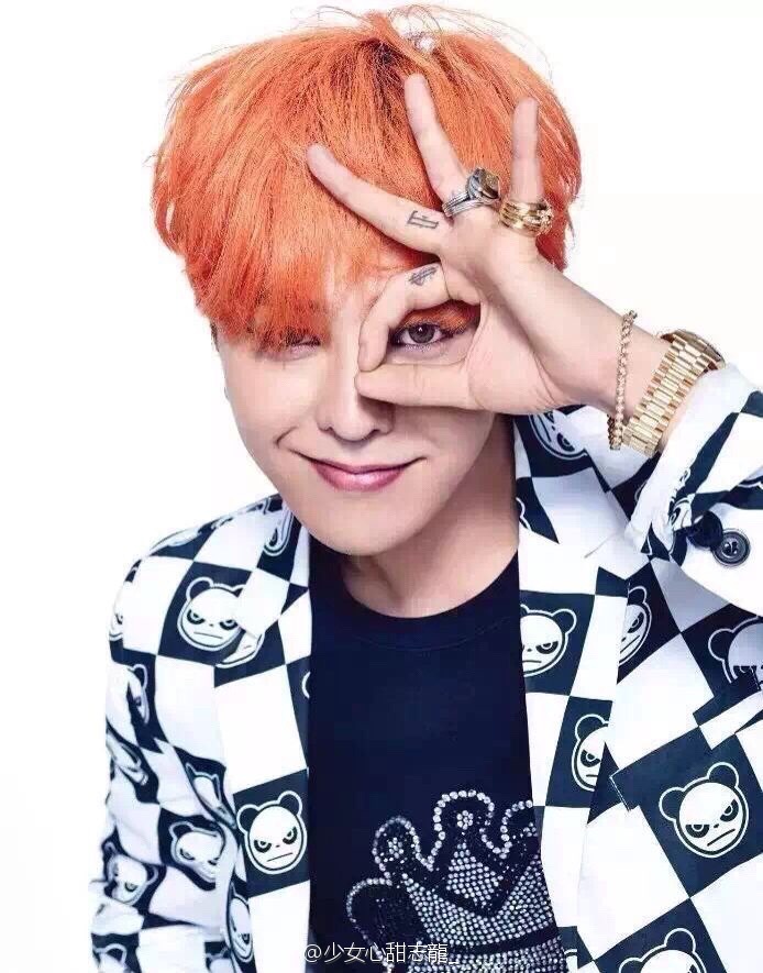 G-Dragon_HIPANDA_2015_1.jpg
