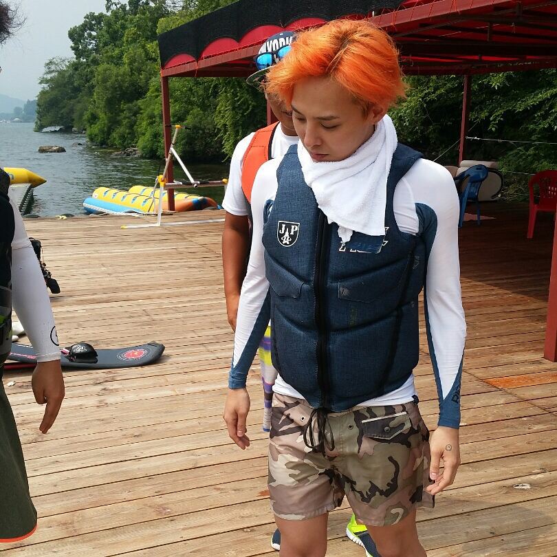 G-Dragon__Tae_Yang_-_ONE_Water_Leisure_-_14jul2015_-_ming009__-_03.jpg