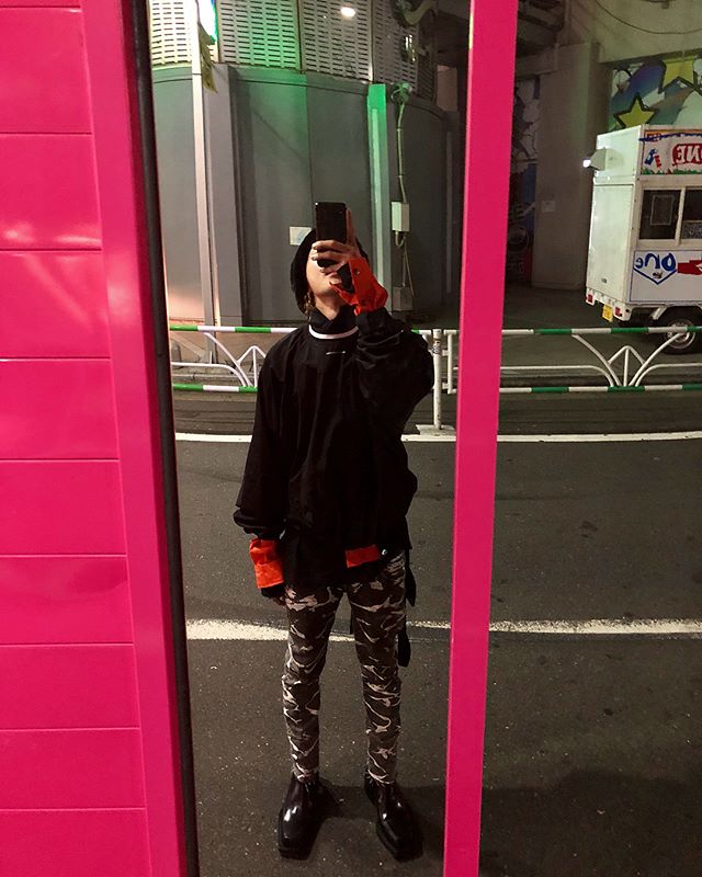 social-media-g-dragon-xxxxxxxxx-instagram-carousel-dec-7-2017-342am-kst