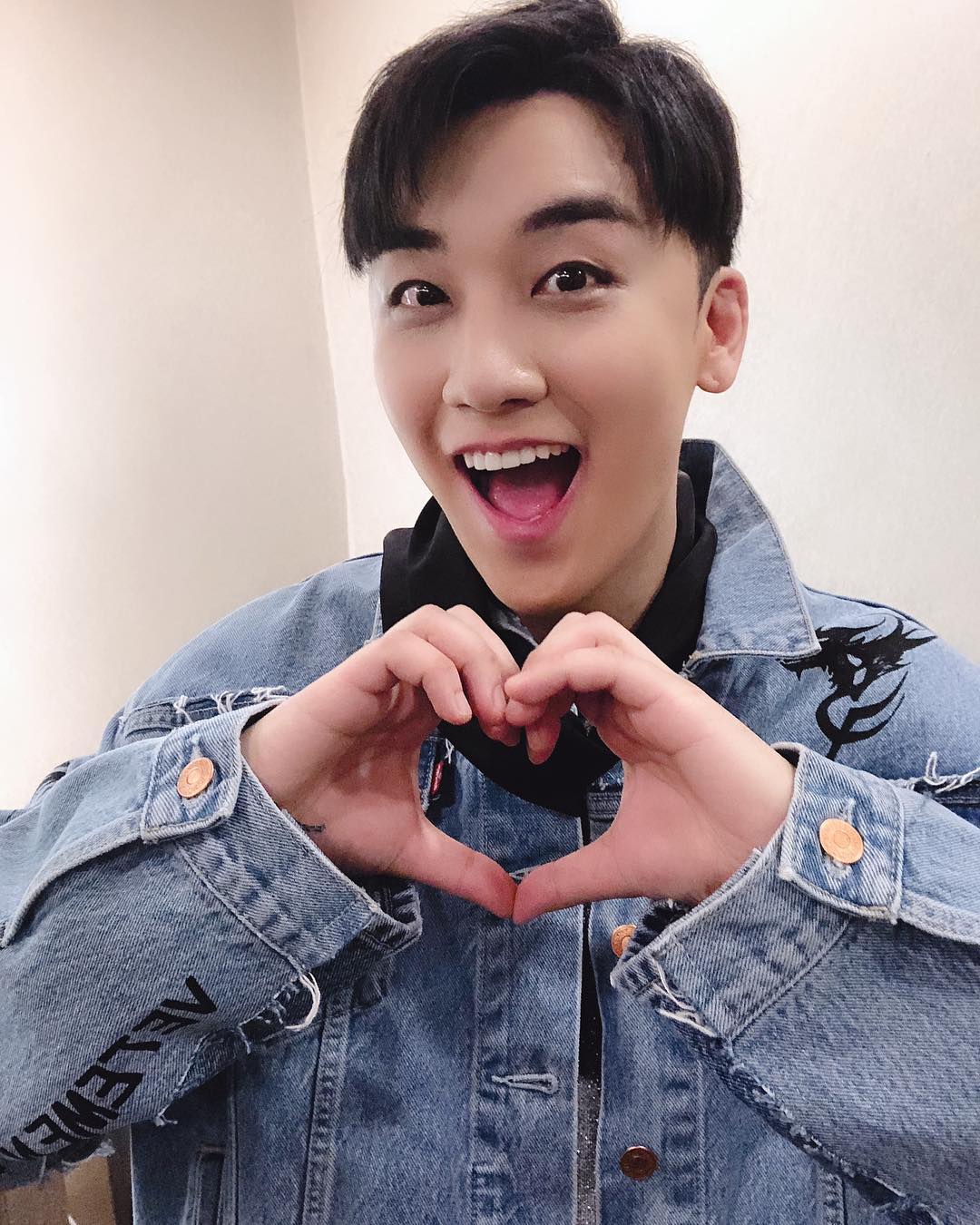 #thegreatseungritour2019live 이제 얼마 남지 않았어요 ㅎ #서울 #seoul #東京 #tokyo #大阪 Osaka #singapore And more