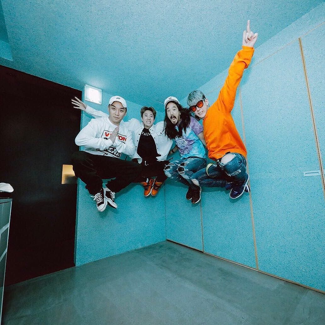 Seungri Instagram Sep 24, 2017 4:22am @steveaoki #Aokijump @naturalhighrecord @djglory @tpa_official #글로리생일선물