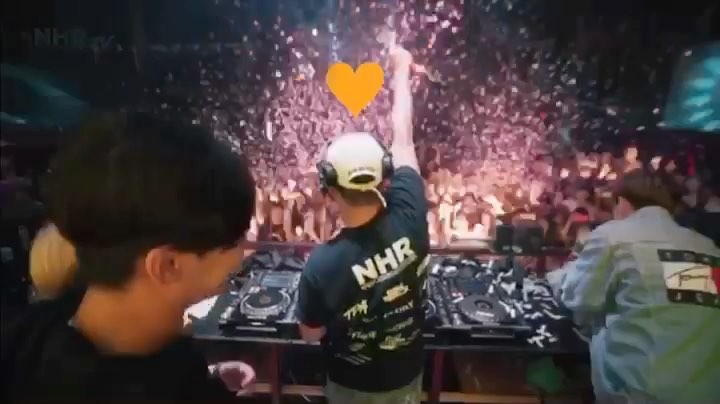 Seungri Instagram Sep 24, 2017 1:02pm @naturalhighrecord #nhrtv #10 ' 부산 살아있네 ' @djglory @tpa_official @nhr_danu video by @102_bricks
