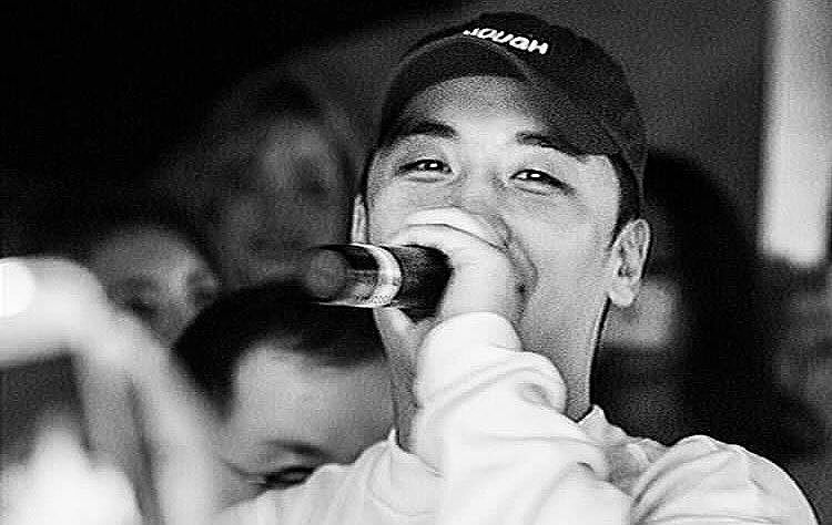 Seungri Instagram Sep 6, 2017 4:14pm 마이크로뽄 잡고 원투첵