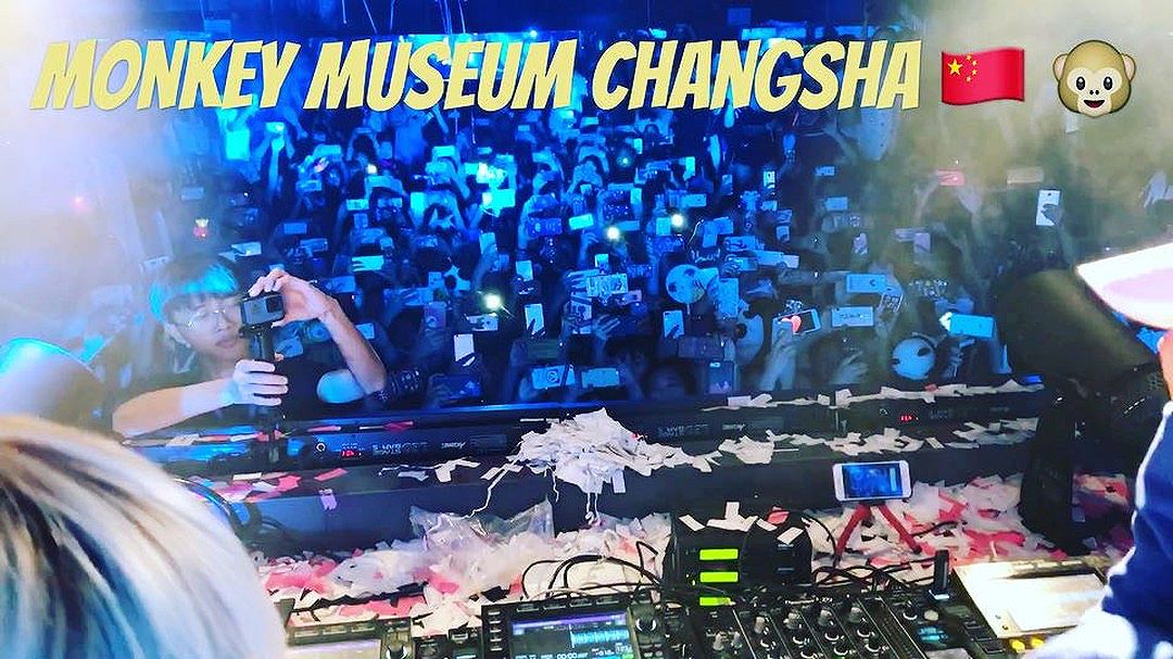 Seungri Instagram Sep 17, 2017 6:01am @monkey_museum #changsha So hot with. @naturalhighrecord @djglory @tpa_official video by @102_bricks