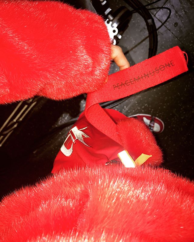 G-Dragon Instagram Oct 2, 2017 9:47am #ActIIIMOTTEWORLDTOUR2017 In #BerlinGR8 SHOW EVER️