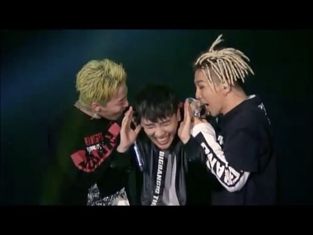 Seungri Instagram Oct 27, 2017 1:49pm 今年のドームツアーの時はこれだけはやめてねwwwwwww @xxxibgdrgn @__youngbae__