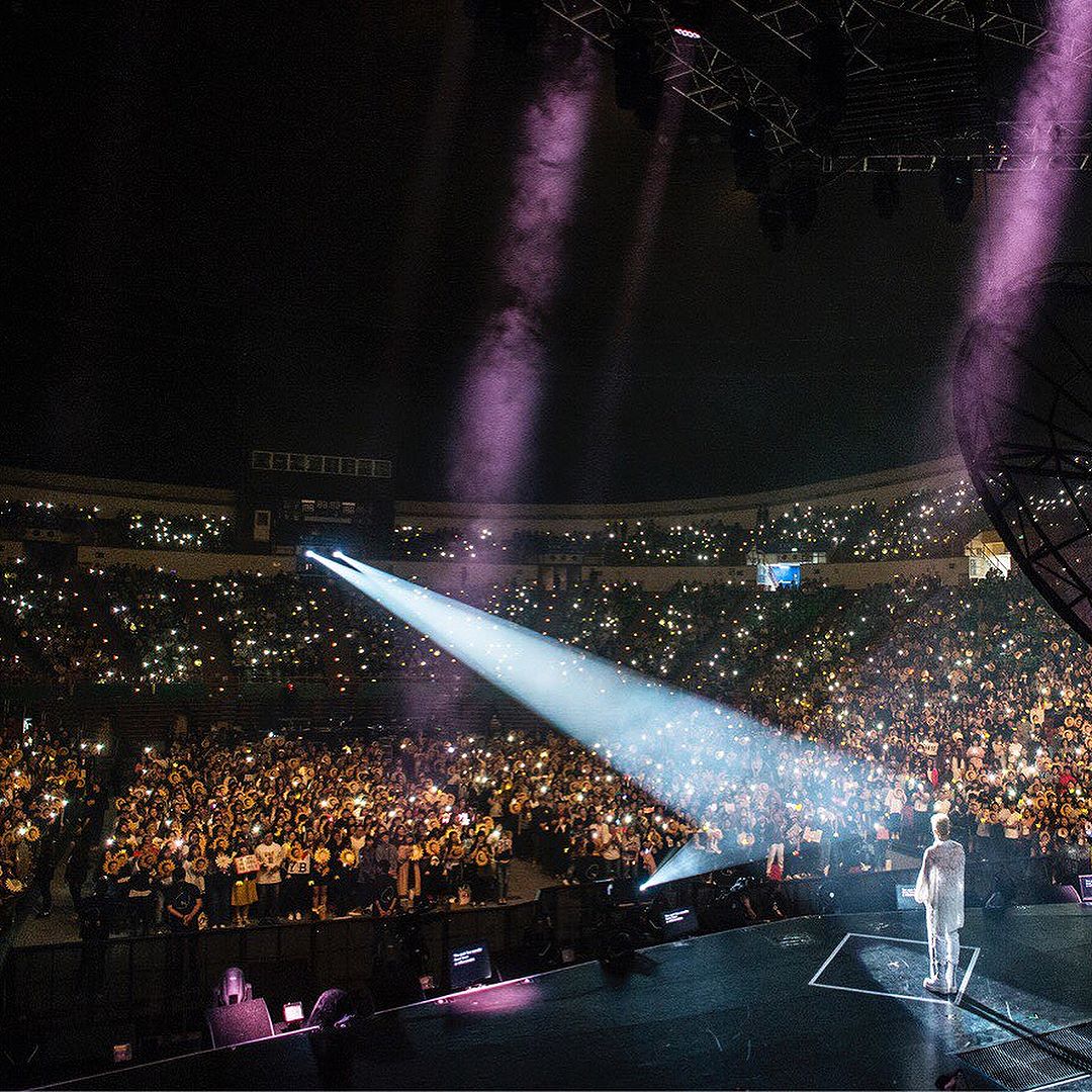 Taeyang Instagram Oct 30, 2017 4:15am White Night Tour has come to an end. It feels like I started this tour just a few days ago, but it’s already the end. I can’t believe it. 
The past few months have been a rollercoaster travelling to 19 cities, performing in different time zones within a week, spending many hours at airports, airplanes and hotel rooms…
But if it weren’t for you guys, I wouldn’t have made it. 
Your love and support has kept me going, I am truly grateful to have met all of my fans, my VIPs. 
This tour has brought me many unforgettable experiences and memories, and I was able to sense how much influence TAEYANG as an artist has on many fans. 
This road that I have taken up until now as an Artist, 
it has been a valuable experience to meet many fans around the world who have grown up with my music.
I realized BIGBANG and TAEYANG have taken up a big part of their lives. 
This tour has made me advance as an Artist and as a person. 
Just by that, I believe this tour has brought me THE greatest achievement. 
I was able to meet many people that travelled a long way to see my concert, and some fans have travelled to all cities with me to see my concert. 
They mean a lot to me. 
I would like to say thank you again from the bottom of my heart.
The album White Night was fully completed with the White Night Tour. 
I love you.