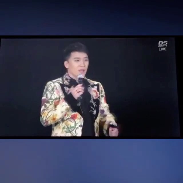 Seungri Instagram Dec 14, 2017 3:25pm いいね 6人 頂きました 。 #行きてる伝説 #DVコラボ #そのDVじゃないからね #爆笑 #卍 #ぎゅっとボーイ