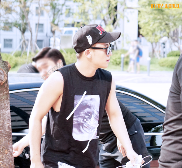 More-BB-arrival-SBS-Inkigayo-2015-08-06_3.png