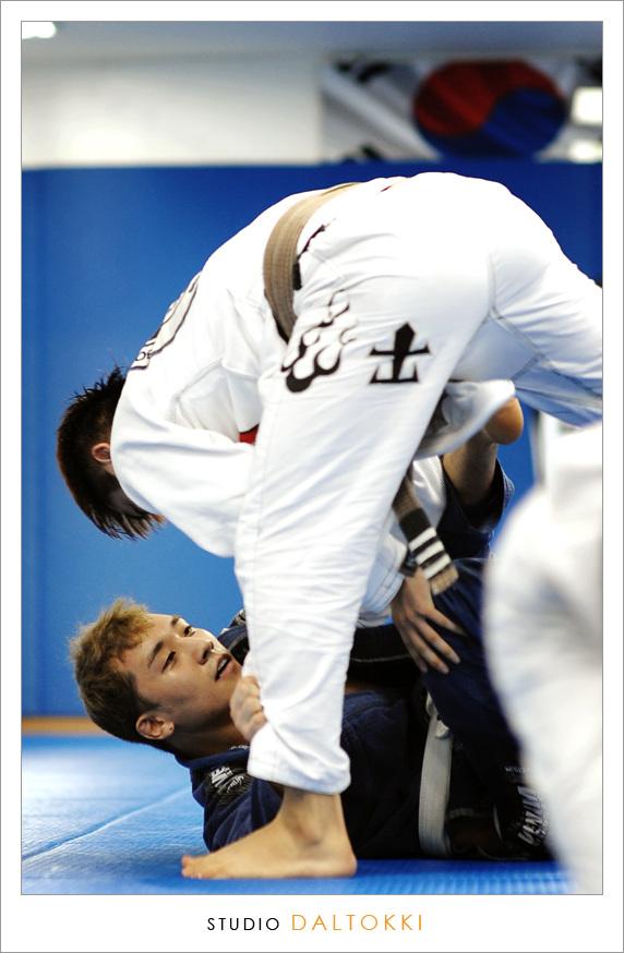 Seungri_Jiu_Jitsu_Training_August_2015_photos_4.jpg