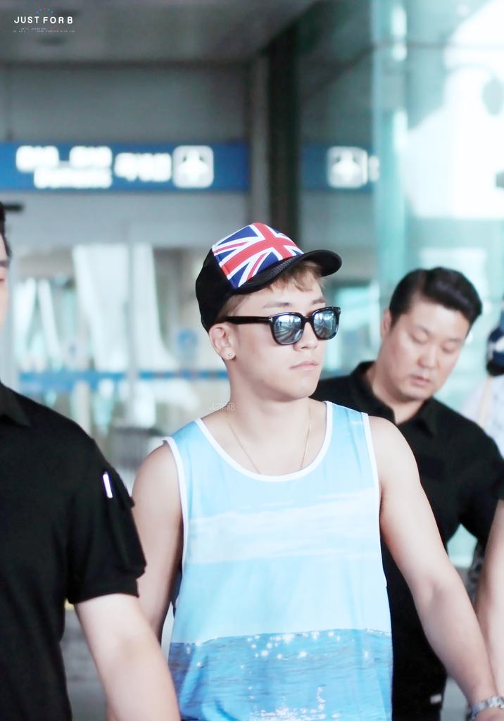 Seungri_arrival_Seoul_ICN_2015-08-02_just_for_bb_02.jpg