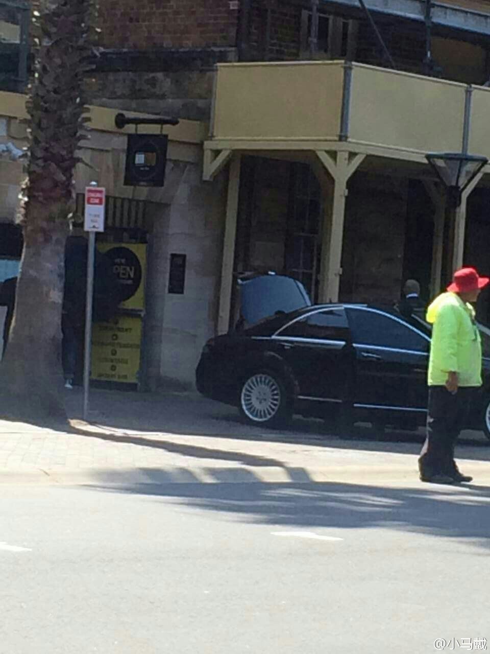 TOP_in_Sydney_2015-10-18_3.jpg