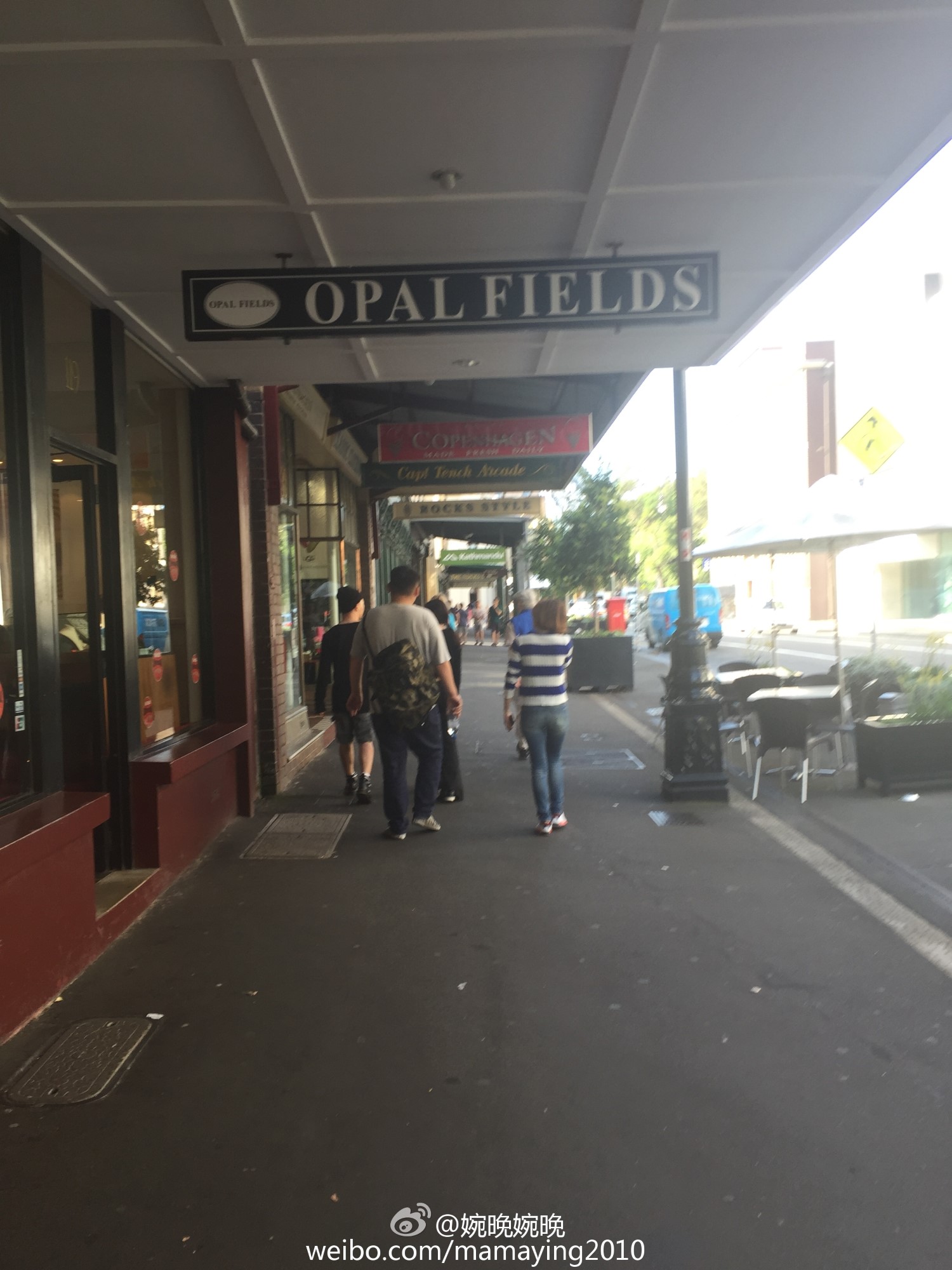 YB_and_Min_Hyorin_Circular_Quay_Station_Sydney_2015-10-19_by_mamaying2010_2_Andere.jpg