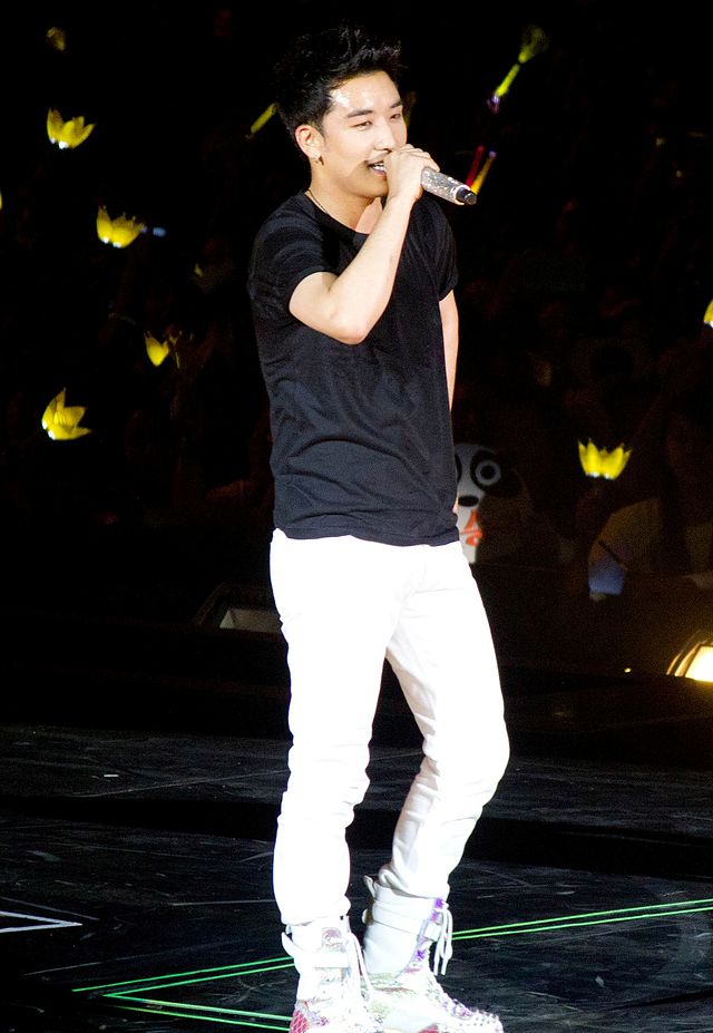 Seungri_2012_2.jpg