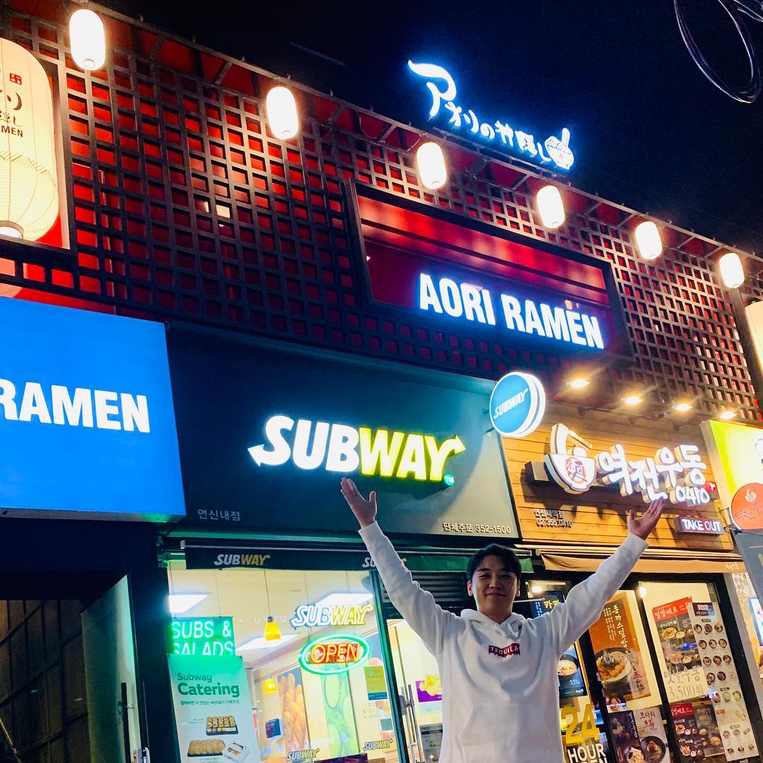 ?아오리라멘 52호점이 연신내에 오픈합니다.?
⠀⠀⠀⠀⠀⠀⠀⠀⠀⠀⠀⠀⠀⠀⠀⠀⠀
아오리라멘 52호점, 국내 43호점이 11월 23일 금요일 연신내에 오픈합니다!
각종 대형 쇼핑시설이 인접해 있고 전통시장까지 한 데 모여있어 다양한 연령층의 사람들이 몰려들고 은평구 최대 트리플 역세권으로 거듭날 연신내로 아오리라멘이 찾아갑니다.
아오리라멘 연신내점은 서울시 은평구 연서로 215-1, 2층, 로데오거리쪽에서 만나실 수 있습니다. ⠀⠀⠀⠀⠀⠀⠀⠀⠀⠀⠀⠀⠀⠀⠀⠀⠀
?アオリラーメン 52号店がヨンシンネにオープンします?
アオリラーメン 52号店、国内 43号店目が11月23日 金曜日にヨンシンネにオープンします！
多様な大型ショッピング施設が隣接し、伝統的な市場までもが集結し、様々な年齢層の人々が集まっている恩平区最大の駅近であるヨンシンネでアオリラーメンを味わっていただけます。アオリラーメン ヨンシンネ店は、ソウル市恩平区延曙路215-1、2階、ロデオ通り側にてお会いできます。
⠀⠀⠀⠀⠀⠀⠀⠀⠀⠀⠀⠀⠀⠀⠀⠀⠀
Aori拉面第52号店将在延新川开业啦！
Aori拉面第52号店，国内第43号店将于11月23日星期五在延新川开业啦！
延新川临近各大购物商场并且拥有传统市场，聚集了各年龄层的人群。
大家以后也可以在交通便利、商圈发达的延新川品尝到美味的Aori拉面啦！
Aori拉面延新川店位于首尔市恩平区莲西露215-1，2层。
⠀⠀⠀⠀⠀⠀⠀⠀⠀⠀⠀⠀⠀⠀⠀⠀⠀
The 52nd branch of Aori Ramen is going to open at Yeonsinnae.
The 52nd branch of Aori Ramen(Domestic 43rd branch) is going to open on Nov 23rd Friday at Yeonsinnae!
We are visiting Yeonsinnae where has begun to be the enormous site visiting a variety of age groups to complex shopping center, traditional market on its place in Eunpyeong-gu.
Aori Ramen Yeonsinnae branch is located at 215-1, Yeonseo-ro, Eunpyeong-gu, Seoul, Republic of Korea, 2nd floor, nearby Rodeo street.