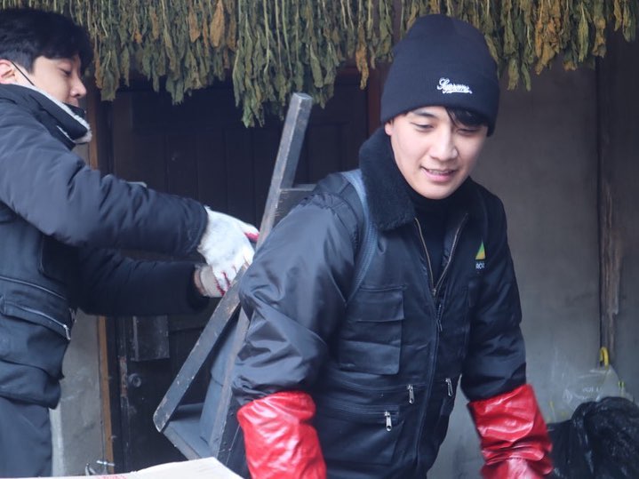오늘도 생일맞이 #대한민국1도올리기 #연탄은행 #초록우산어린이재단 @ftgtjhc @jinusean3000 우리 아버지 어머니 친구들 친구들 아버님 @aoriramen 가족분들 #아오리라멘 고생 하셨습니다 따뜻한 겨울 보내세요.