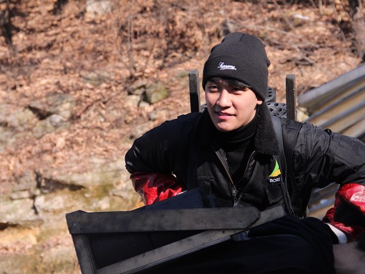 오늘도 생일맞이 #대한민국1도올리기 #연탄은행 #초록우산어린이재단 @ftgtjhc @jinusean3000 우리 아버지 어머니 친구들 친구들 아버님 @aoriramen 가족분들 #아오리라멘 고생 하셨습니다 따뜻한 겨울 보내세요.