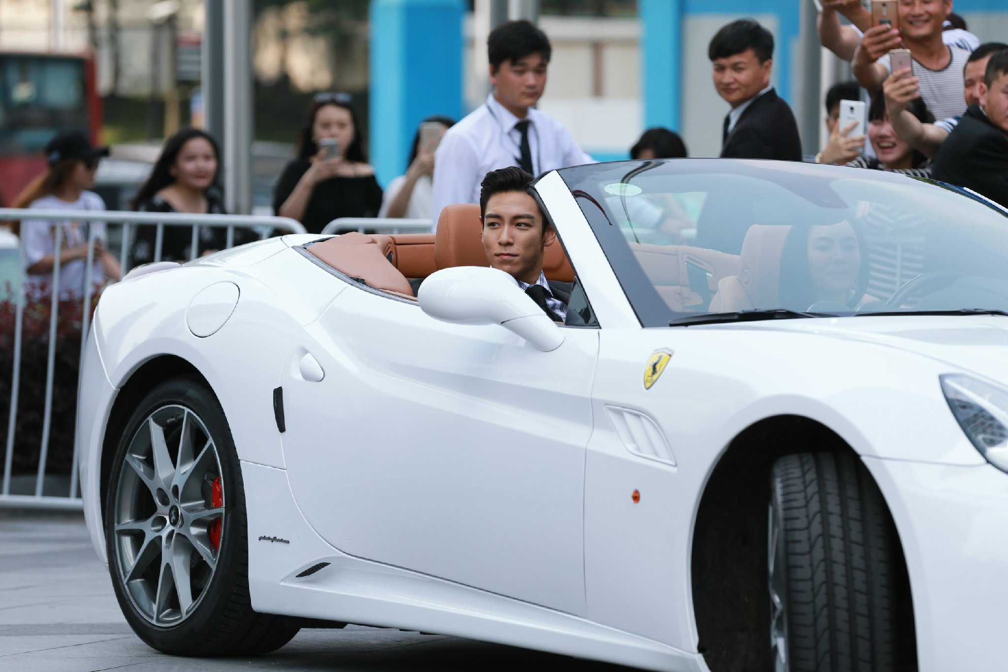TOP Shanghai Press Con OUT OF CONTROL 2016-06-14 (42)