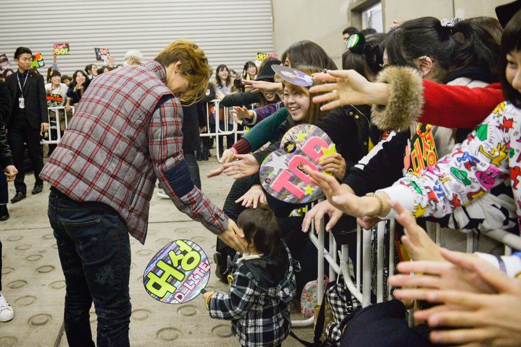 YGEXStaff-Send-off-Osaka-20150116-2.jpg