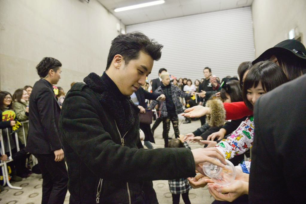 YGEXStaff-Send-off-Osaka-20150116-5.jpg