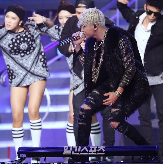 Taeyang-GoldenDisc-Awards-mainshow-20150114-Press-4.jpg